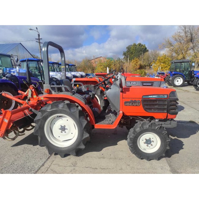 Мінітрактор KUBOTA GB-200 з грунтофрезою Модельний рік 2003