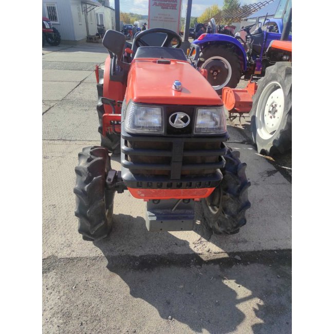 Мінітрактор KUBOTA GB-200 з грунтофрезою Модельний рік 2003