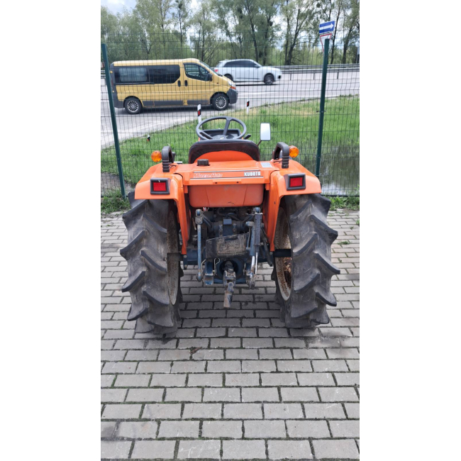 Мінітрактор KUBOTA B1-17D з грунтофрезою Модельний рік 1988