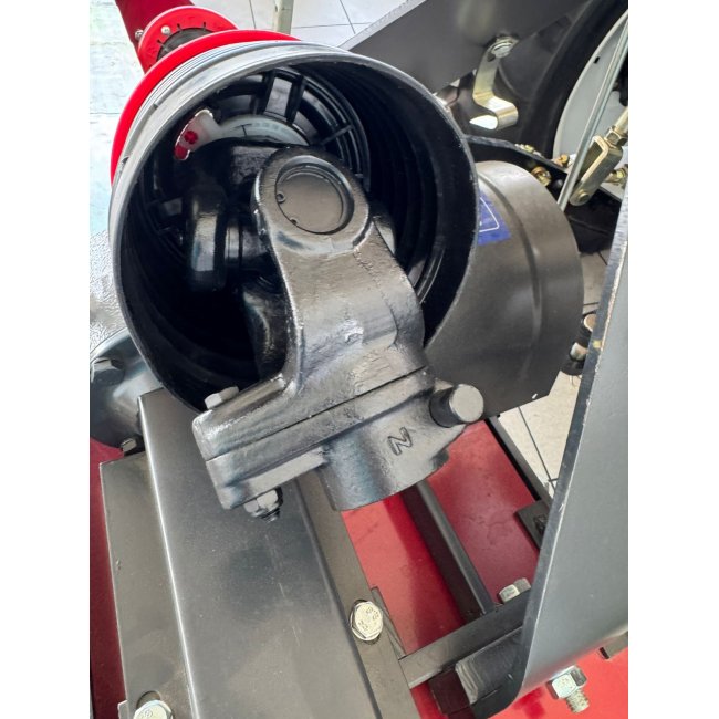 Боковая легкая грунтофреза LPF 165 (1,65 м, с карданом)