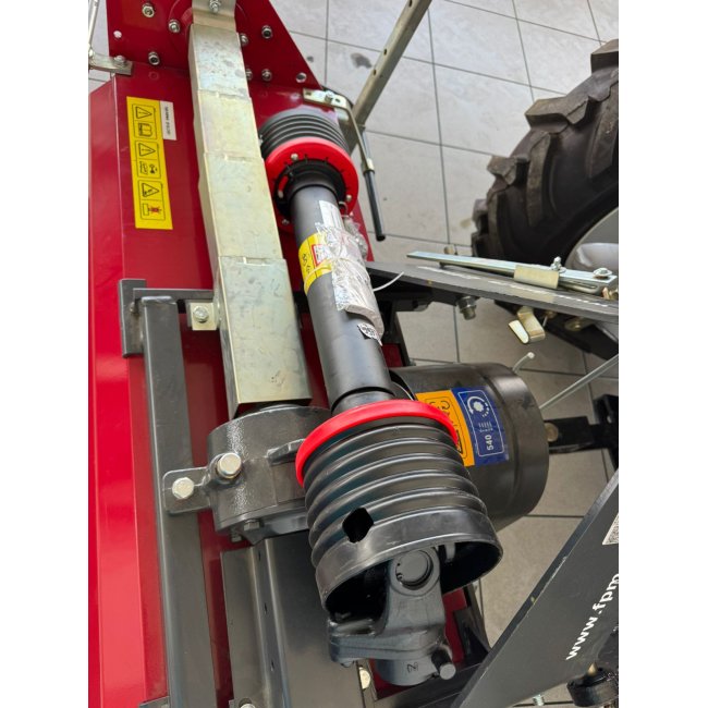 Боковая легкая грунтофреза LPF 165 (1,65 м, с карданом)