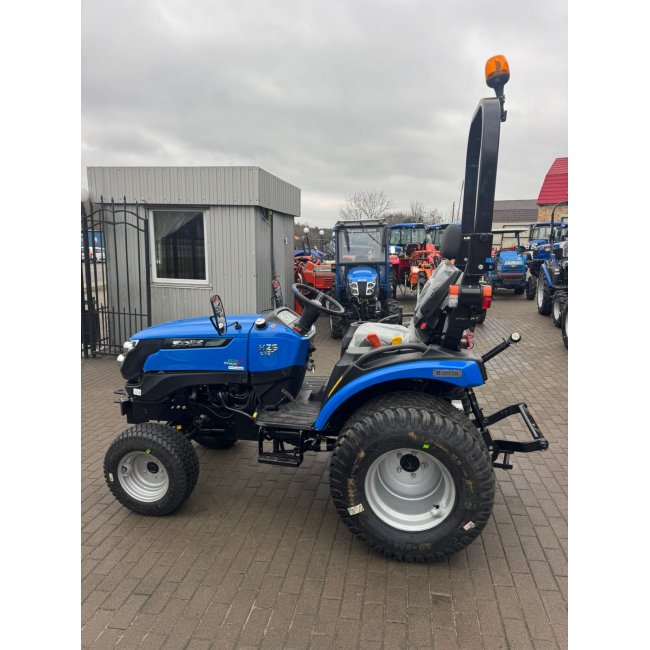 Мінітрактор SOLIS 26 HST з дугою безпеки