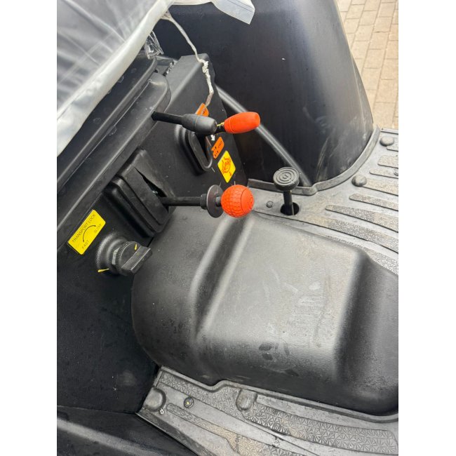 Мінітрактор SOLIS 26 HST з дугою безпеки