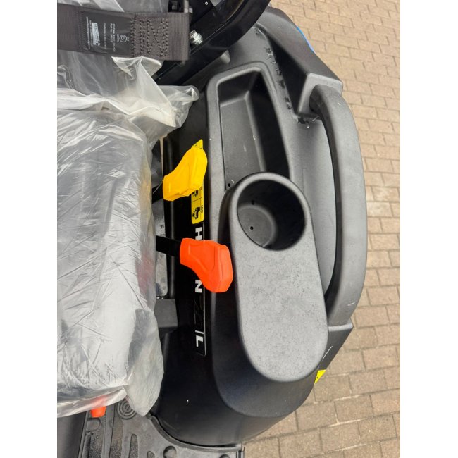 Мінітрактор SOLIS 26 HST з дугою безпеки