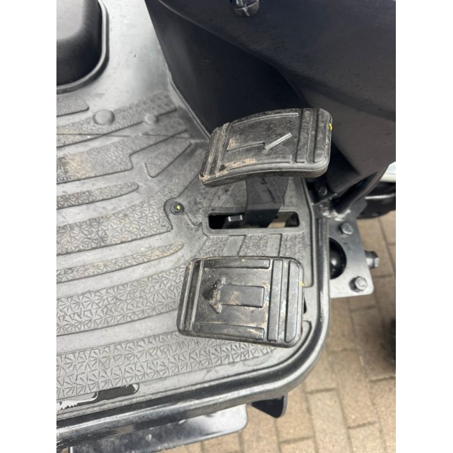 Мінітрактор SOLIS 26 HST з дугою безпеки