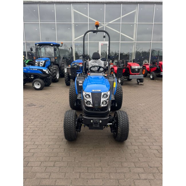 Мінітрактор SOLIS 26 HST з дугою безпеки