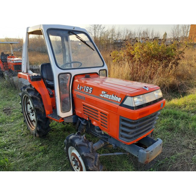 Мінітрактор KUBOTA L1-195 D напівдашок "канопі" з грунтофрезою Модельний рік 1991