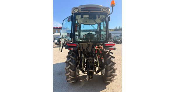 Трактор XINGTAI XT-404RС з кабіною ➜ купити трактор в Україні