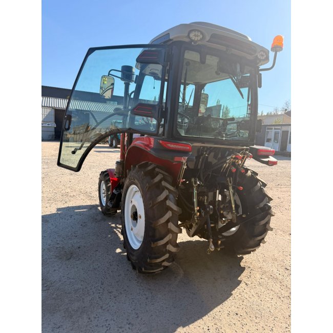 Трактор XINGTAI XT-404RC с кабиной